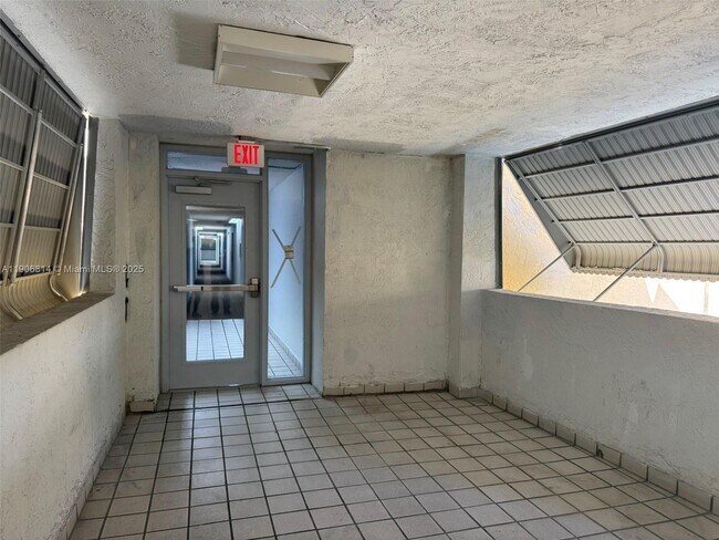 Building Photo - 11800 SW 18th St