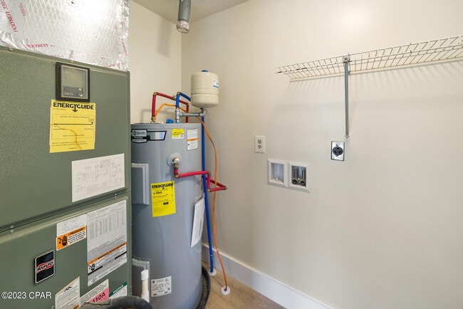 Building Photo - 206 E 2nd Ct