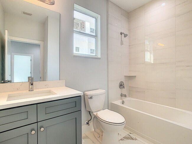 Building Photo - 5237 Jennings St