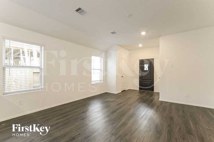 Building Photo - 18438 Summit Ranch Dr