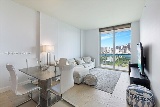 Building Photo - 2525 SW 3rd Ave