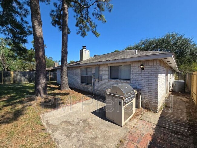 Building Photo - 23207 Pine Post Ln