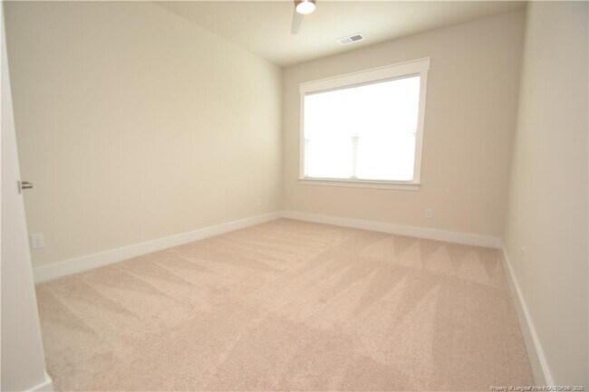Building Photo - 544 Basin Hl Dr