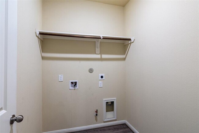 Building Photo - 13142 Silverglen Run Trl