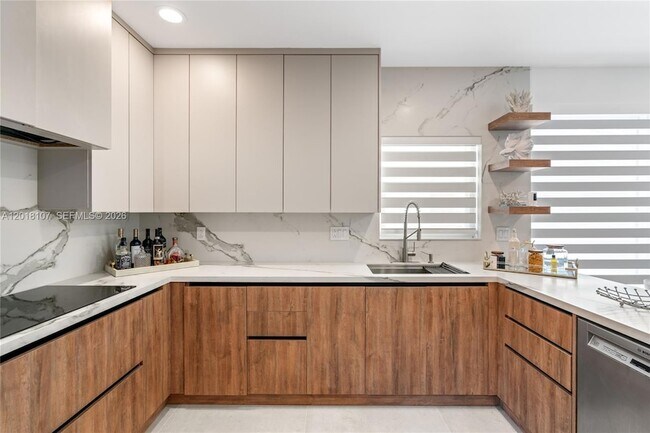 Building Photo - 4621 NW 93rd Doral Ct