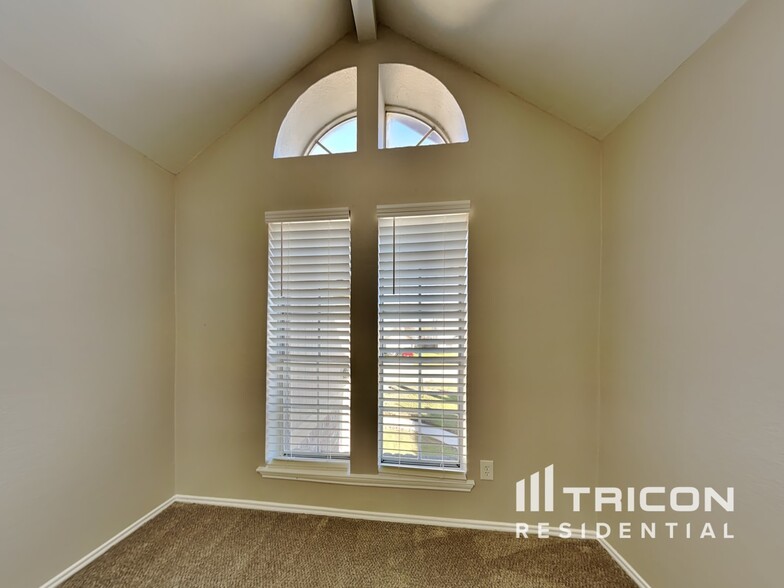 Building Photo - 16330 Tiburon Way