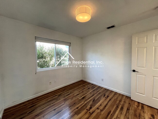 Building Photo - Wonderful 3bd/2ba Elk Grove Home with Garage!