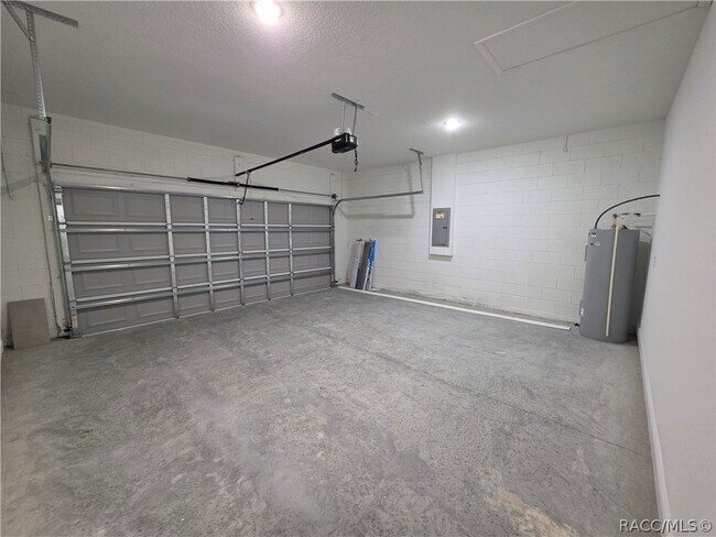 Building Photo - 8125 N Maltese Dr