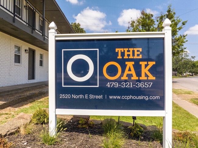 Building Photo - The Oak: 1 & 2 Bedroom Apartments