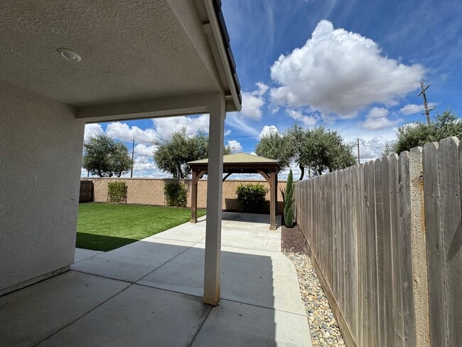 Building Photo - 601 Wishon Ave W