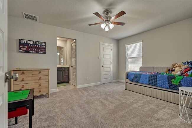 Building Photo - 15846 Weston Ridge Dr