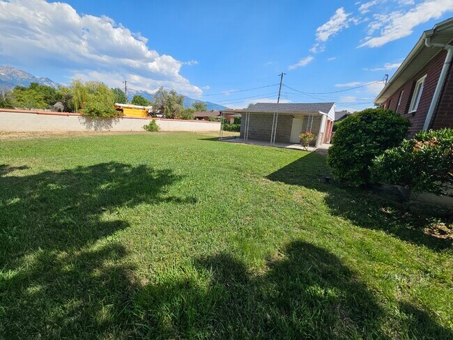Building Photo - 7409 Maple St