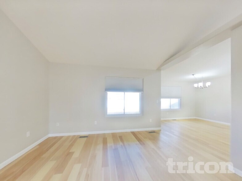 Building Photo - 4003 28th Ave