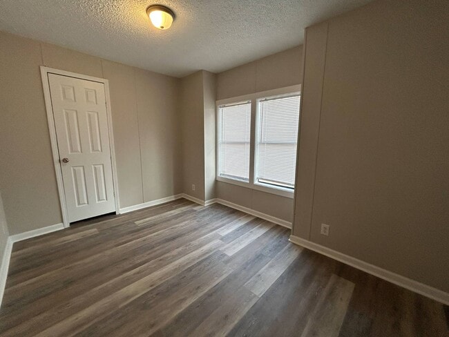 Building Photo - 52 White Oak Village