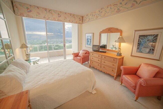 Building Photo - Luxury Seasonal or Annual Rental in the Prestigious Grand Bay Community – Longboat Key