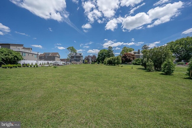 Building Photo - 7350 Ridge Ave