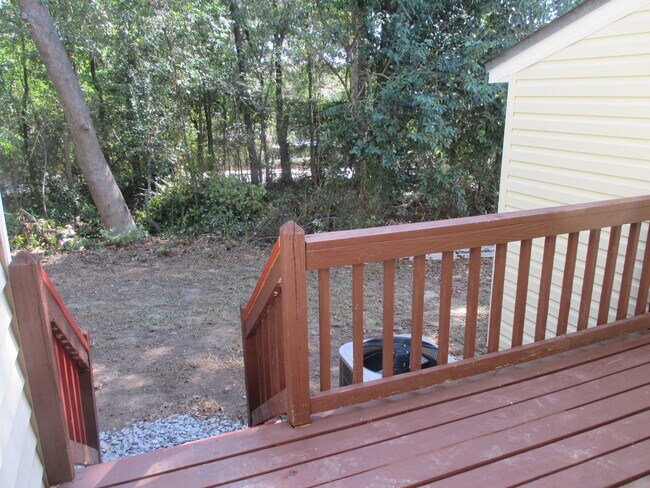 Building Photo - Stunning 2 Bed, 2 1/2 Bath Townhouse Available July 2026