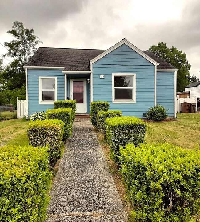 Building Photo - Beautiful 2 bedroom House...Just for you!