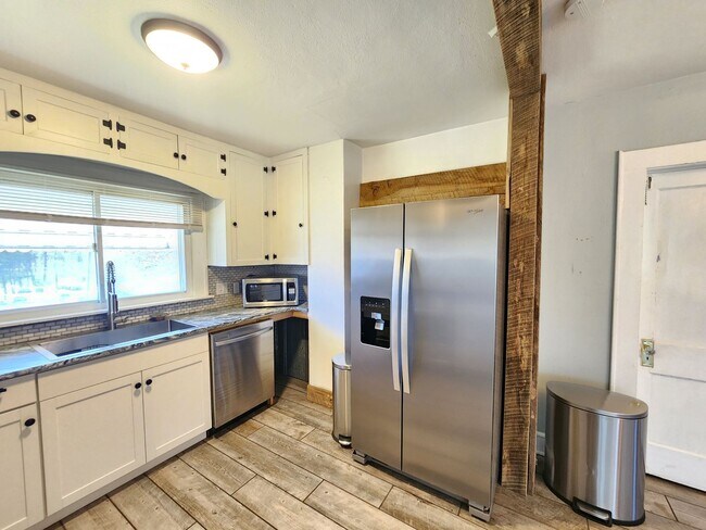 Building Photo - CandlerLong Term Rental