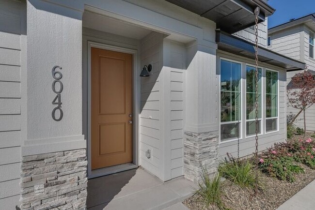 Building Photo - Roe Street Townhomes