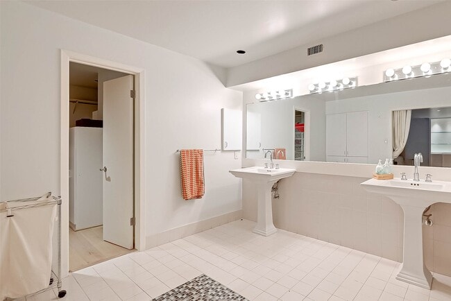 Building Photo - 39 River Hollow Ln