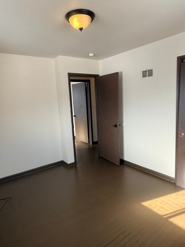 Building Photo - 8803 W Thurston Ave