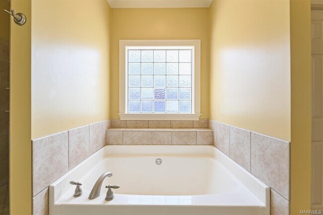 Building Photo - 8318 Chadburn Way