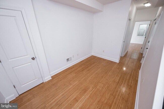 Building Photo - 2102 Berges St