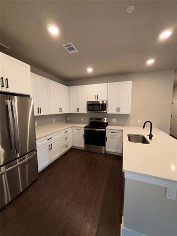 Building Photo - 111 Town Pl