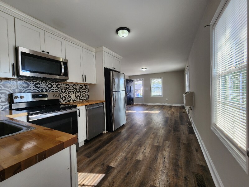 Building Photo - 216 McGarity St