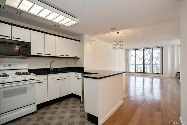 Building Photo - 50 E Hartsdale Ave