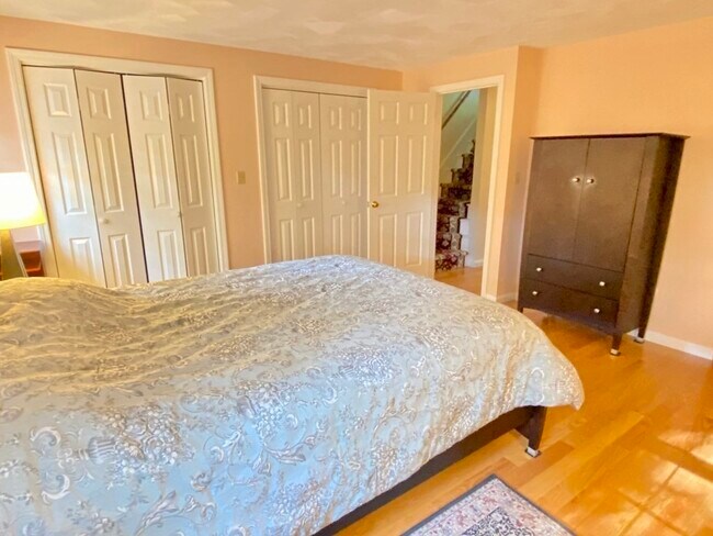 Building Photo - 224 Park St