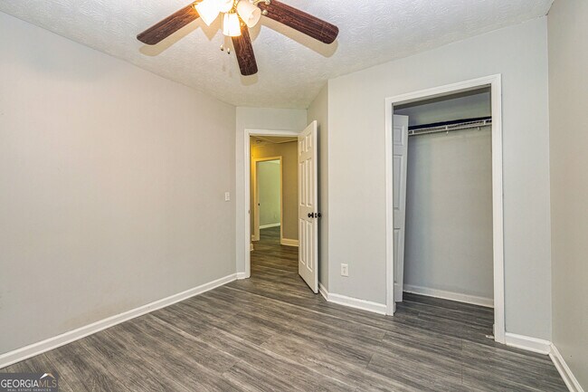 Building Photo - 227 Cranford Mill Dr