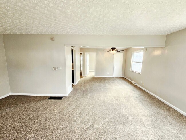 Building Photo - Move-In Ready 3BR/1BA Home w/ 2-Car Garage | Recently Updated