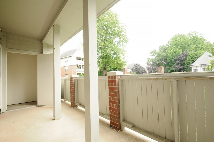 Building Photo - 3903 Penderview Dr