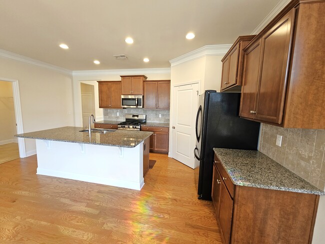 Building Photo - 558 Castleby Dr