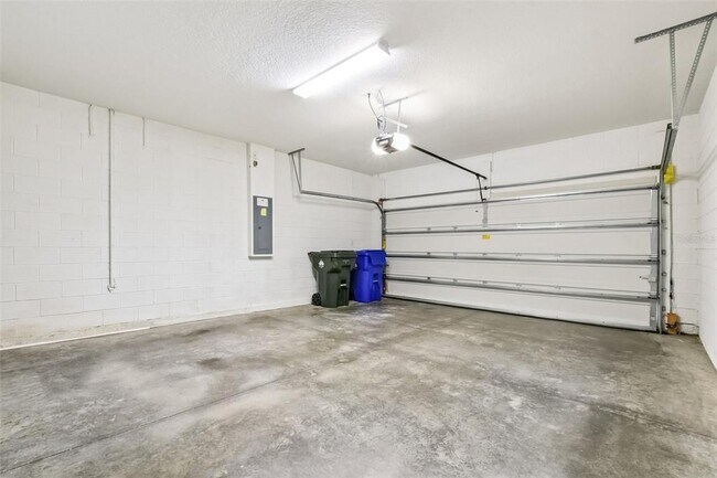 Building Photo - 1108 Lincoln Ridge Loop