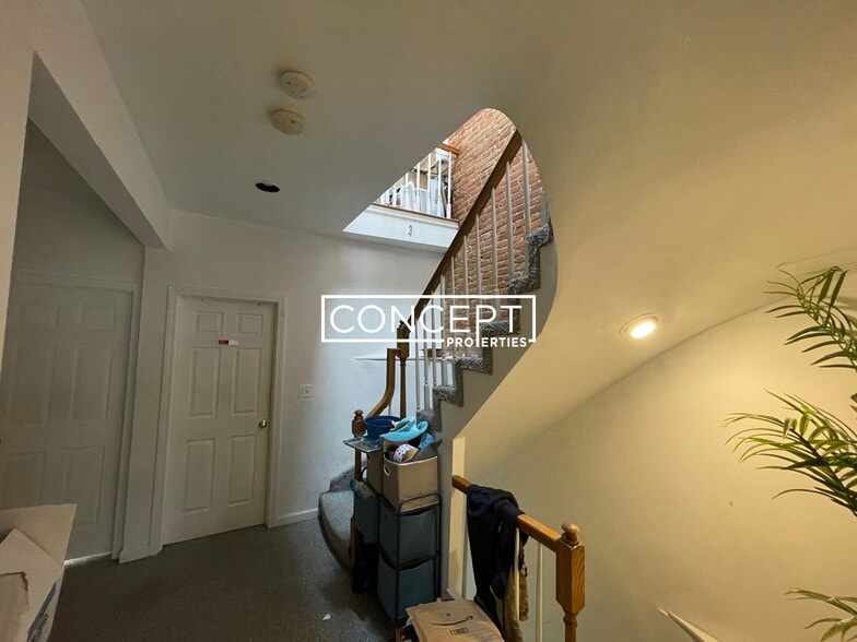 Building Photo - 480 Massachusetts Ave