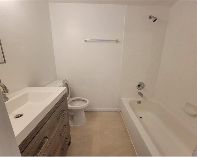 Building Photo - 8071 NW 44th Ct