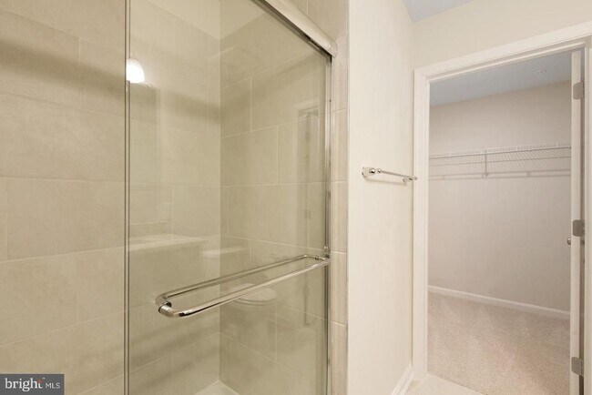 Building Photo - 568 Banquet Ln