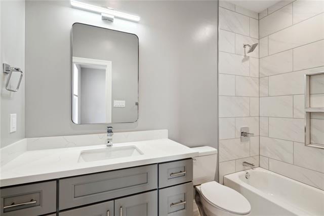 Building Photo - 2121-23 Jourdan