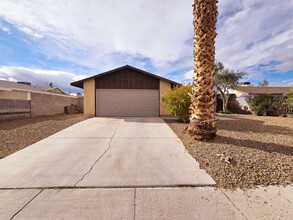 Building Photo - Spacious 4-Bedroom Oasis with Elegant Granite Touches in Vibrant Las Vegas!