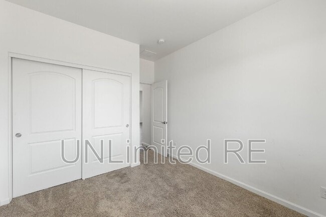 Building Photo - 371 Grafton Ct