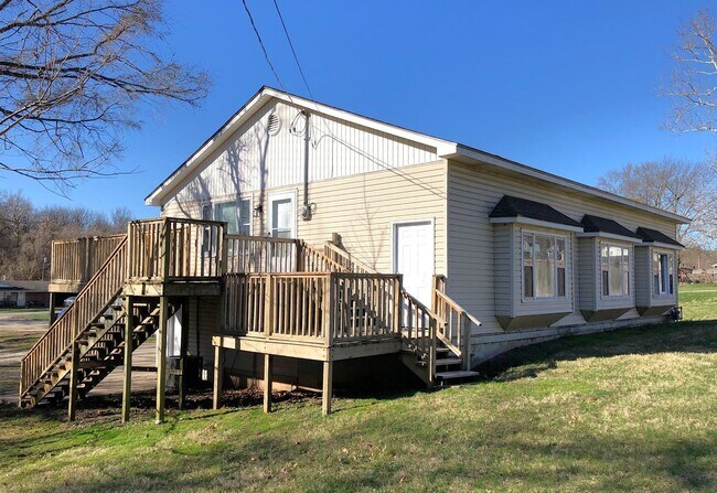 Building Photo - 1420 Choctaw St