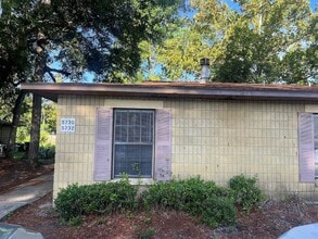 Building Photo - 5730 NW 25th Terrace