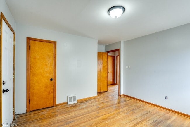 Building Photo - 8514 Deerfield Dr