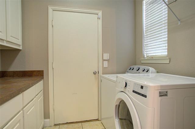 Building Photo - 8016 Ambiance Way