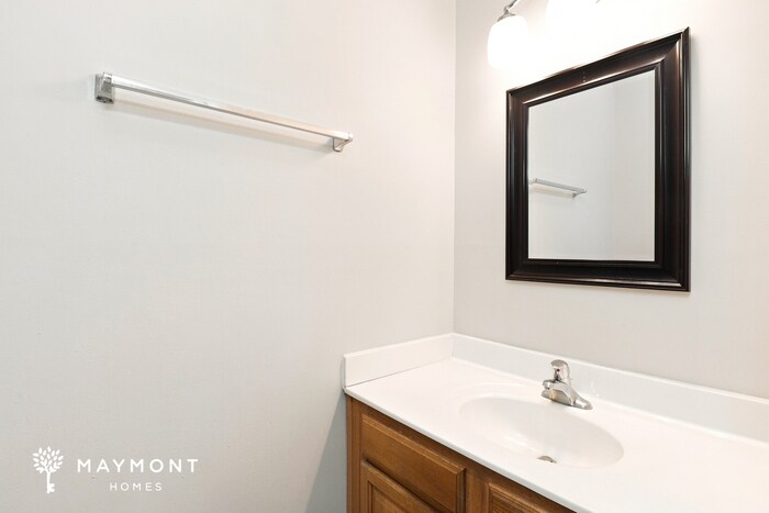 Building Photo - 907 Tennyson Dr