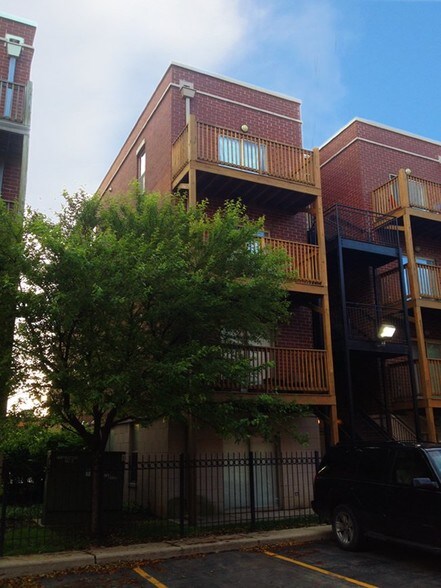 Building Photo - 1421 Halsted N St