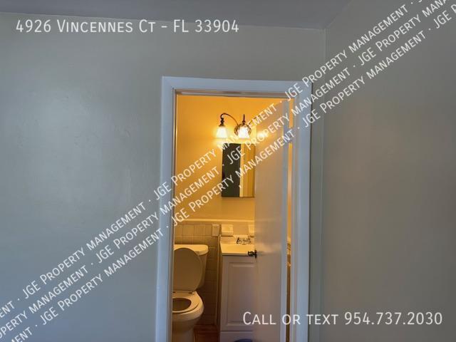 Building Photo - 4926 Vincennes Ct